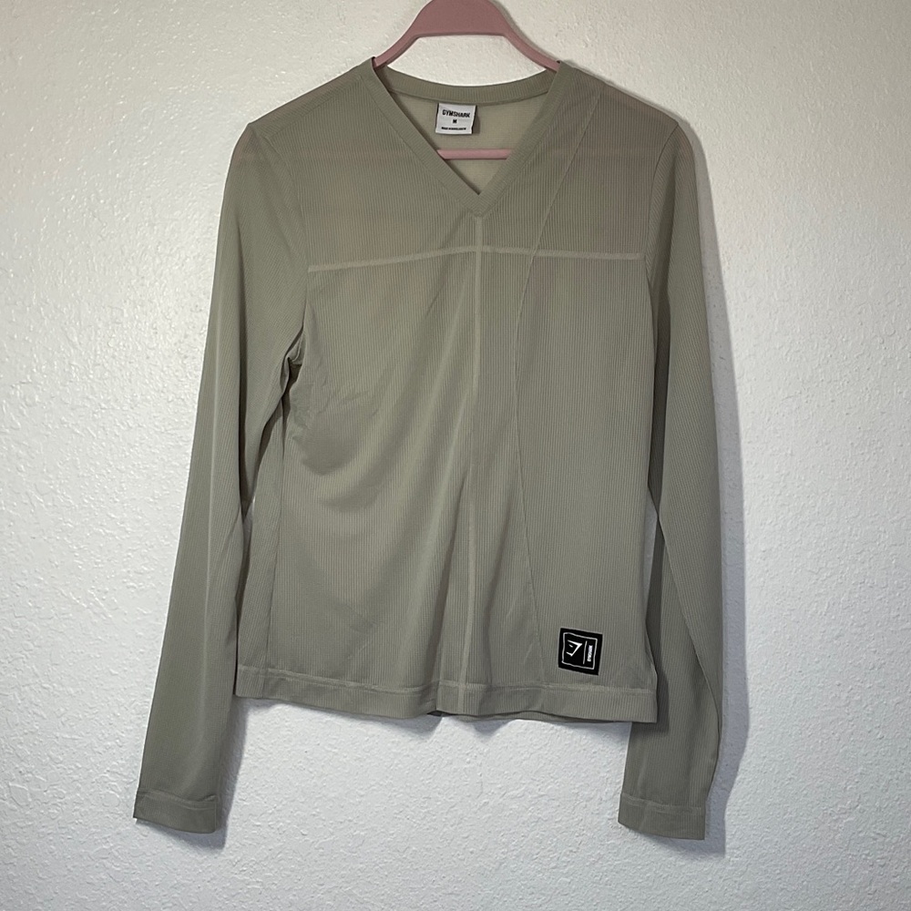 Gymshark :   Men’s Long Sleeve Top